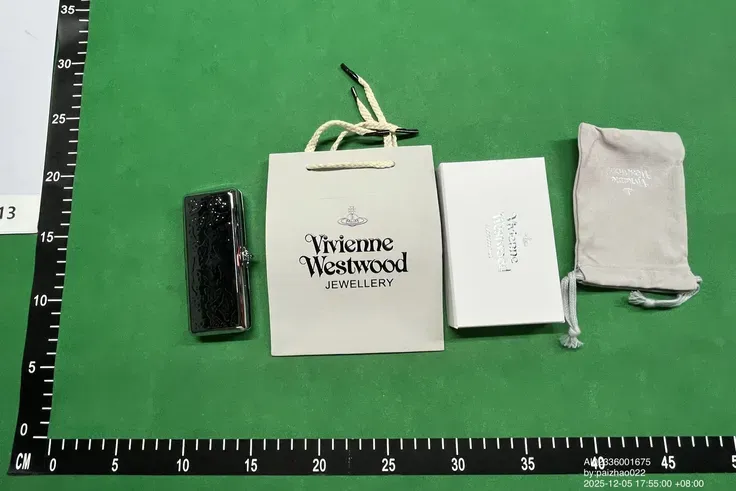 Vivienne Westwood Cigarette Case QC photo