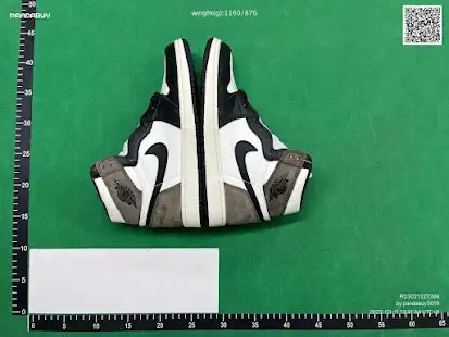 Air Jordan 1 Dark Mocha QC photo