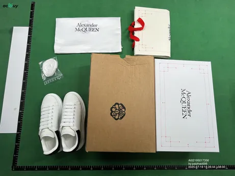 Alexander McQueen Oversized Sneakers (23 Variants) QC photo