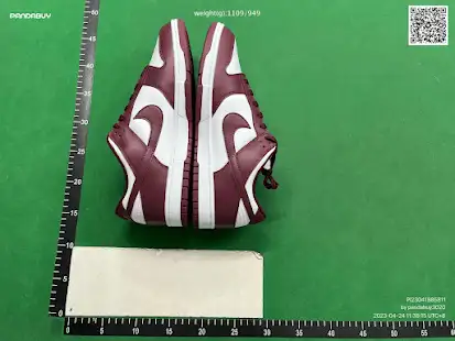 Nike Dunk Low Bordeaux QC photo