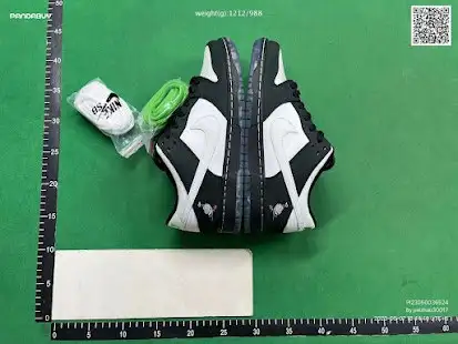 Nike SB Dunk Low Staple Panda Pigeon QC photo