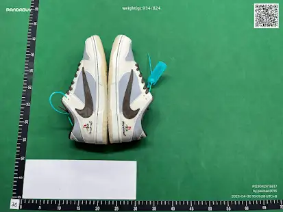Travis Scott PlayStation Dunk QC photo