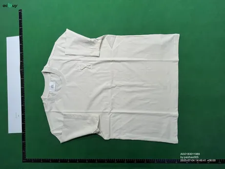 Ami Paris Embossed Heart Tee (3 Variants) QC photo